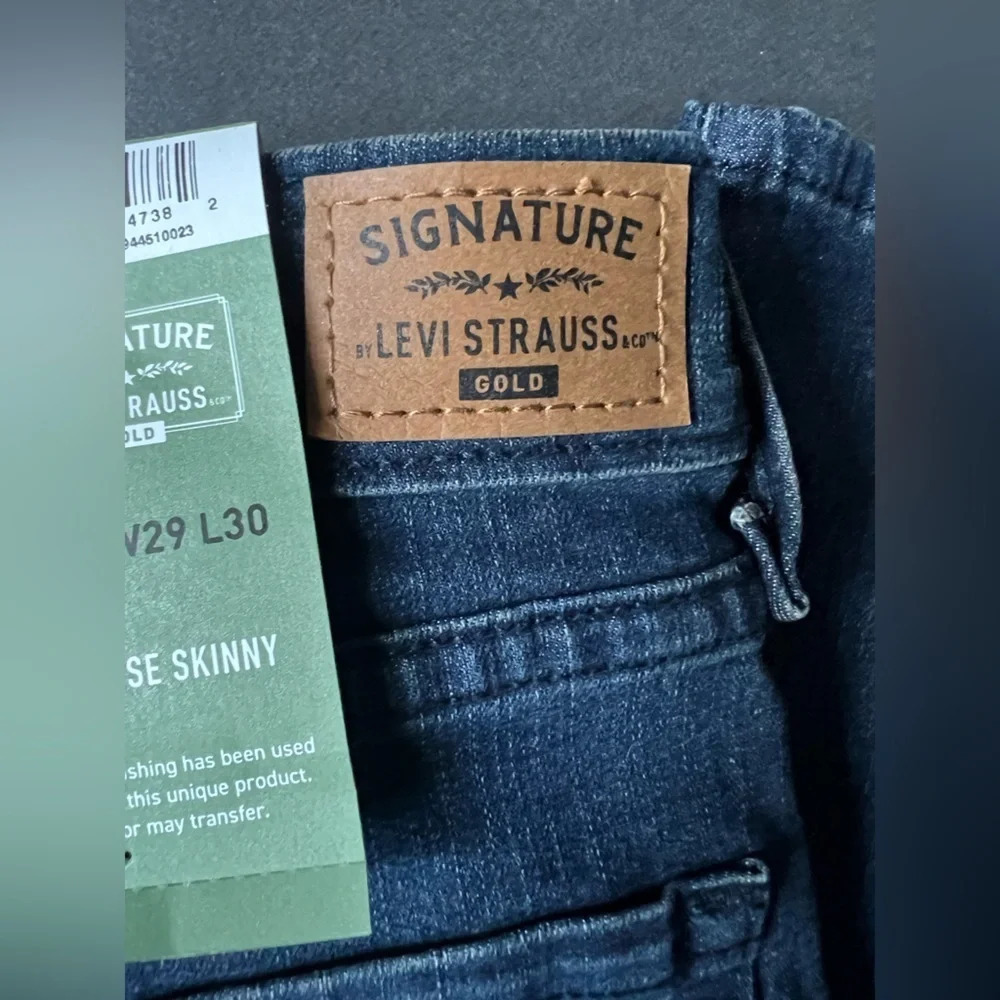 Levi Strauss NWT Mid Rise Skinny Jeans Dark Wash Stretchy business casual - Picture 2 of 5